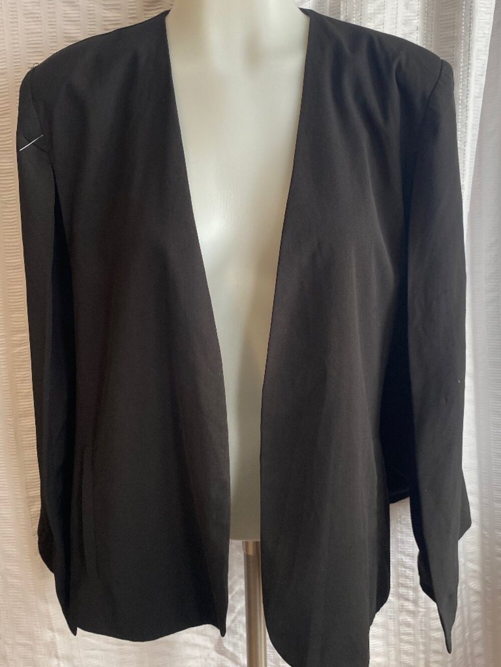 Tea & Cup Los Angeles Black Open-Front Draped Blazer